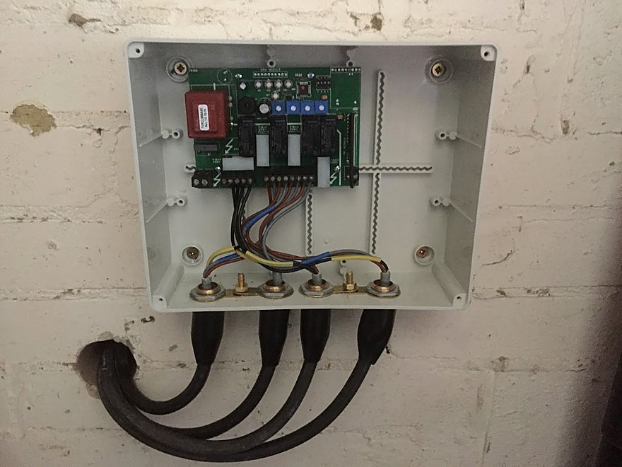 Steel wire armoured cables terminated into an outdoor distribution enclosure